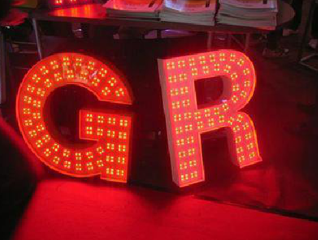 临武LED发光字常见的安装误区。